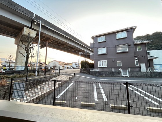 リトルナーレ伴駅前