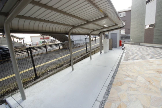 リトルナーレ伴駅前