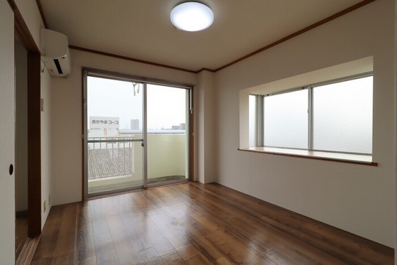 レジデンス板野