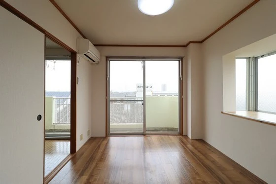 レジデンス板野