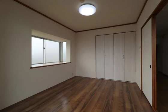 レジデンス板野