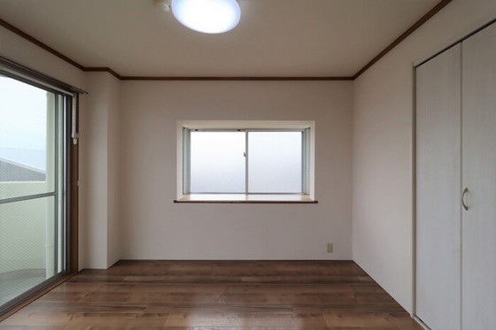 レジデンス板野