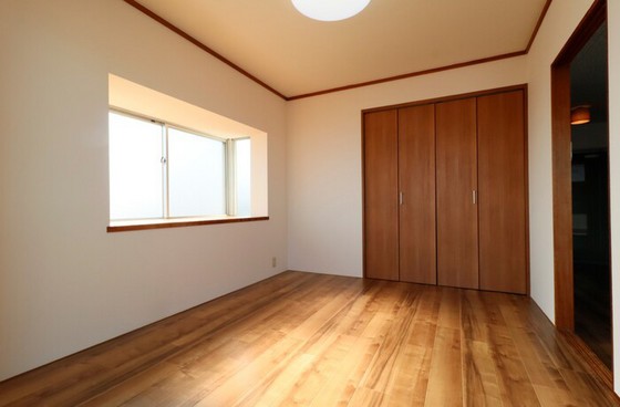 レジデンス板野