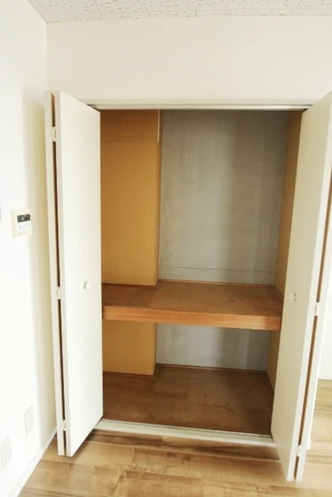 レジデンス板野