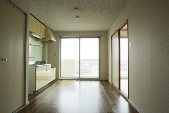 レジデンス板野