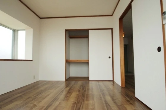 レジデンス板野