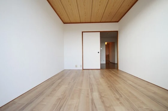 レジデンス板野