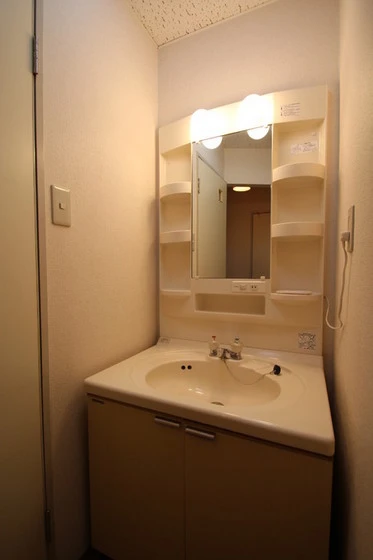 レジデンス板野