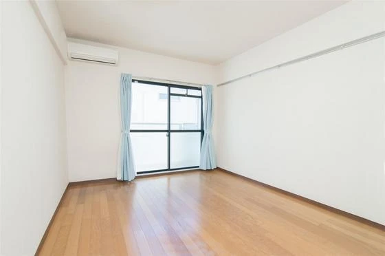 クリスタル・ハイツ