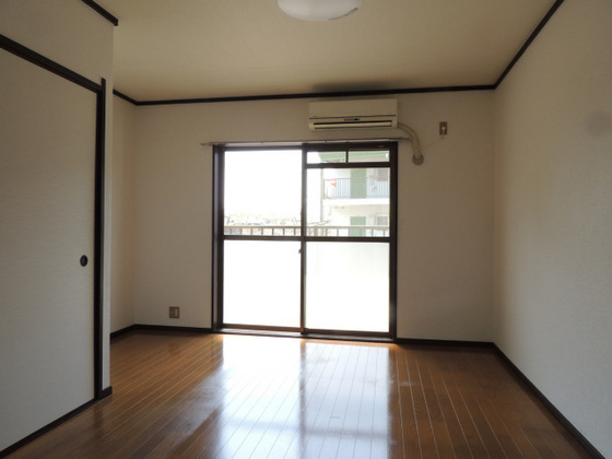 ホワイトメゾンミツオカ