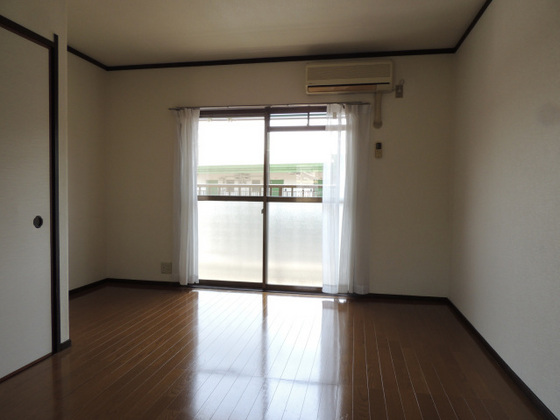 ホワイトメゾンミツオカ