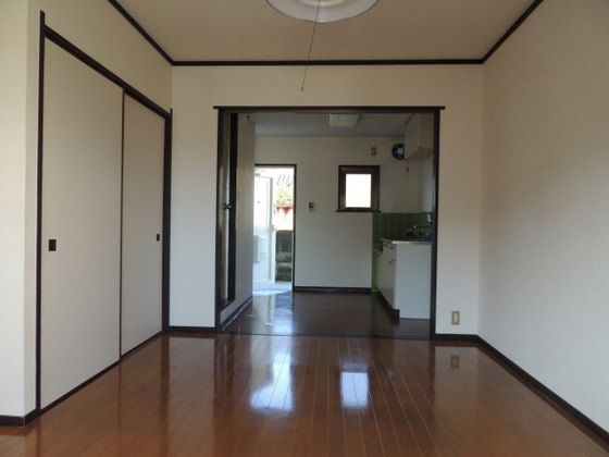 ホワイトメゾンミツオカ