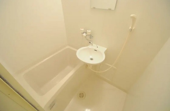 レオパレスひかり