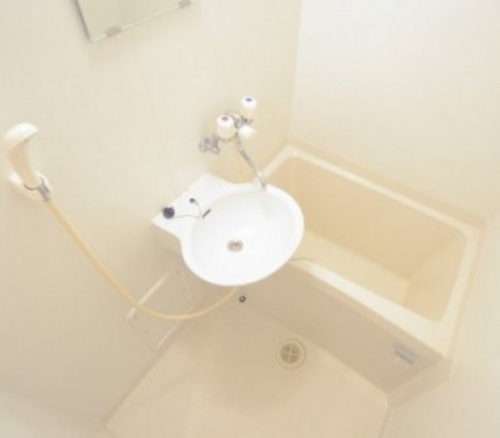 レオパレスひかり