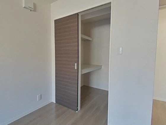 掲載写真は同マンション別部屋参考写真となります。