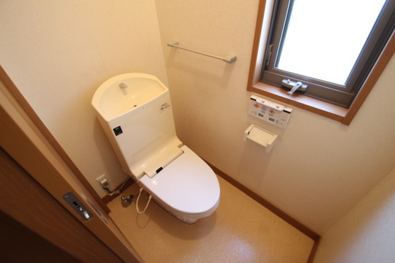 コモンシティ瀬戸8号貸家