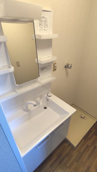 ドミ・アゼリアⅡ D