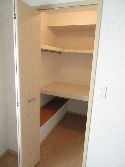 ウィステリア ガーデンB