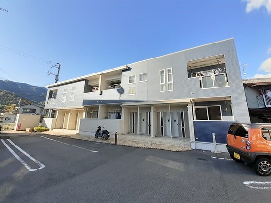 ウィステリア ガーデンB