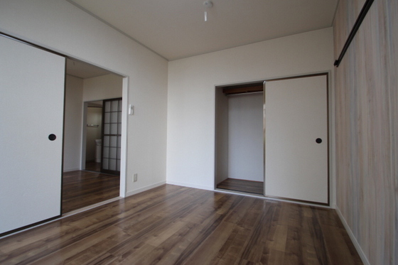 エントピア芳泉 B棟