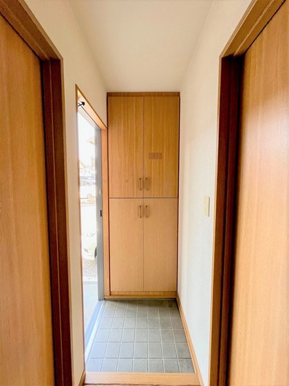 パインパレス D