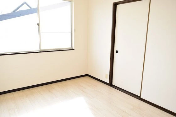 シャンポール中川