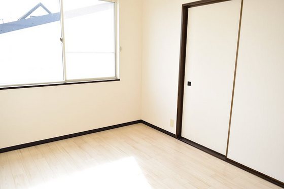 シャンポール中川