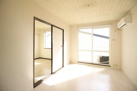 シャンポール中川