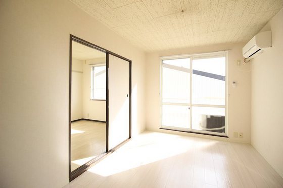 シャンポール中川