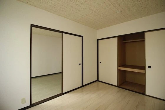 シャンポール中川