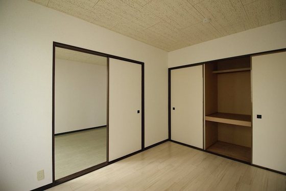 シャンポール中川