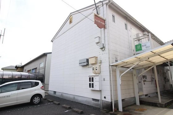 シャンポール中川