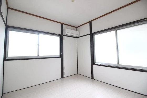 コーポモザン105