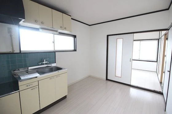 コーポモザン105