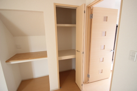 サニーブリーズ物見東 B