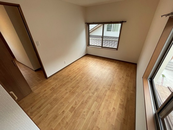 光が丘久保貸家 右