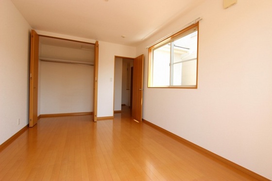 リヴェール本町 B