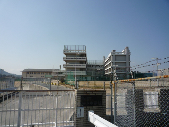 リヴェール本町 B