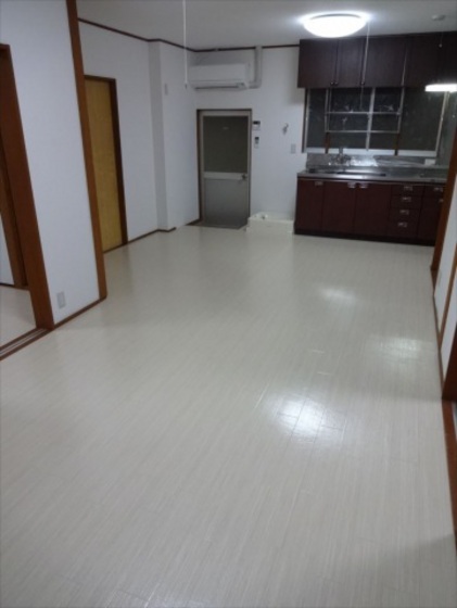 Tsushima higashi Apartment