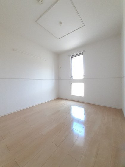 ソレイユ松崎 A