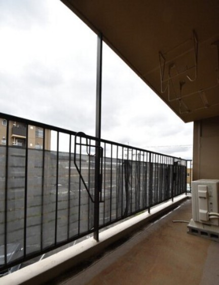 旭川ハイツ B棟