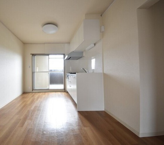 旭川ハイツ B棟