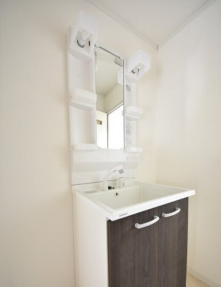 旭川ハイツ B棟