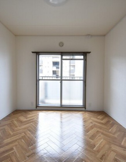 旭川ハイツ B棟