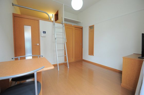 レオパレスサントラピーノ