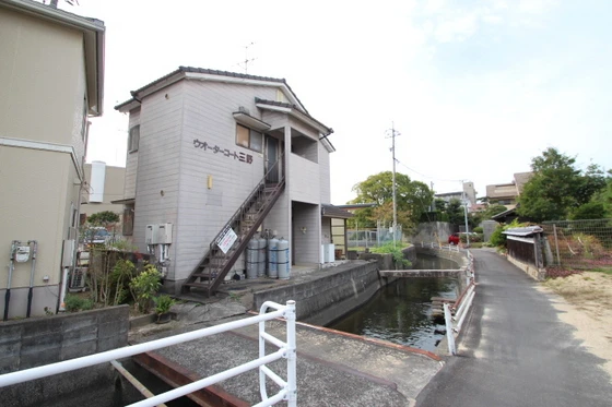 ウォーターコート三野