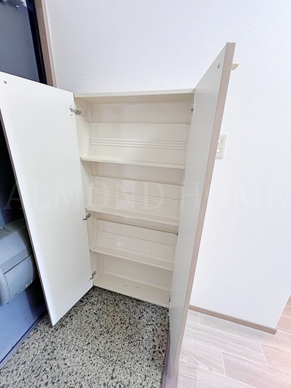 ラクシュリー津高