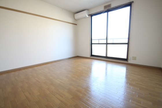 ラクシュリー津高