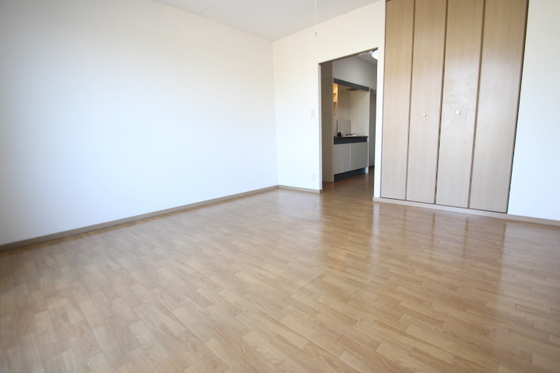 ラクシュリー津高