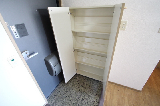 ラクシュリー津高